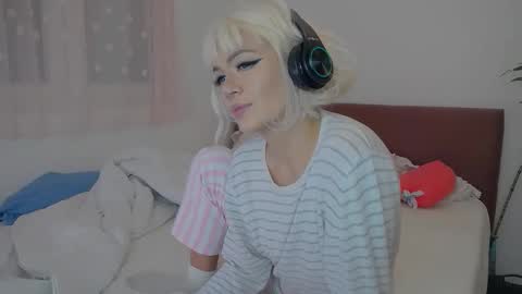 Anykitty online show from December 4, 2:19 pm