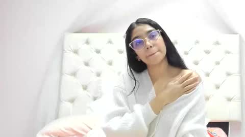 Aome Rainbow online show from December 3, 7:33 am