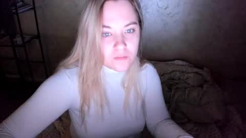 appleyummybuns online show from November 15, 11:17 pm