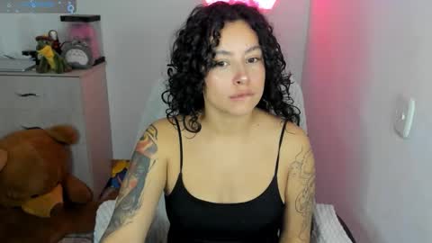 aqua emilly online show from January 10, 10:47 pm