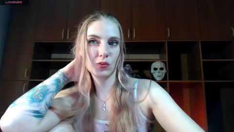 Snapshot of aqualen chatting on October 26, 9:49 am aqualen online show from October 26, 9:49 am