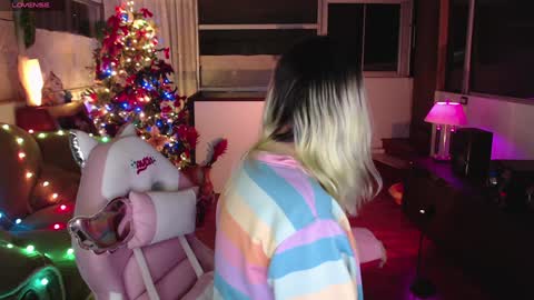 Snapshot of aquamarinebubble chatting on December 17, 6:02 am Zam independent model online show from December 17, 6:02 am