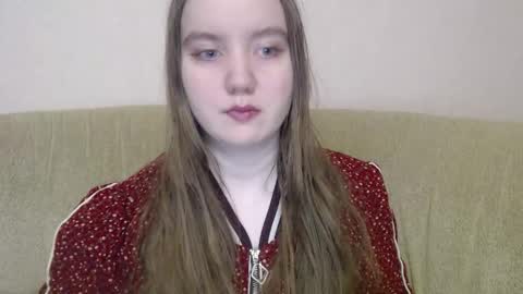 Josefin online show from December 18, 8:30 am