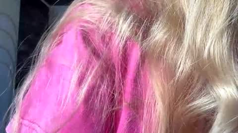 Snapshot of argeliaboivin chatting on October 30, 6:49 am Amelia online show from October 30, 6:49 am