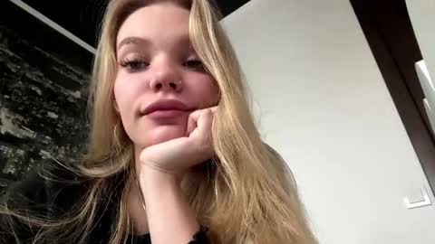 Amelia online show from November 23, 5:54 am