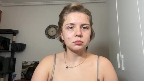 ari_crystal online show from February 18, 6:29 pm