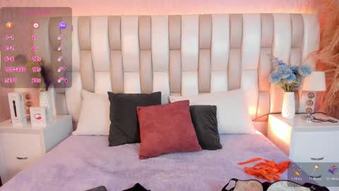 ari_lynn_ online show from December 15, 2:39 am