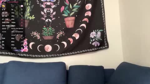 Snapshot of aria_fields_ chatting on October 22, 6:57 pm Aria Fields online show from October 22, 6:57 pm