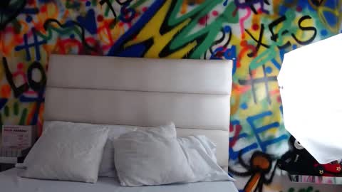 aria online show from December 16, 12:06 pm