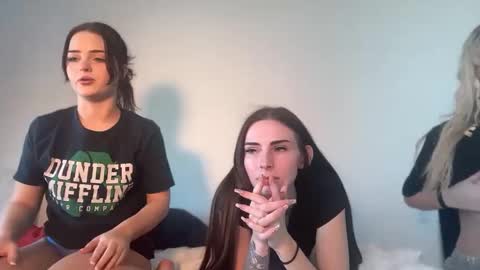 ariaellis2 online show from March 2, 8:48 pm