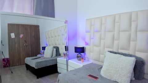 Snapshot of ariana_rouse_ chatting on October 3, 5:40 pm ariana online show from October 3, 5:40 pm