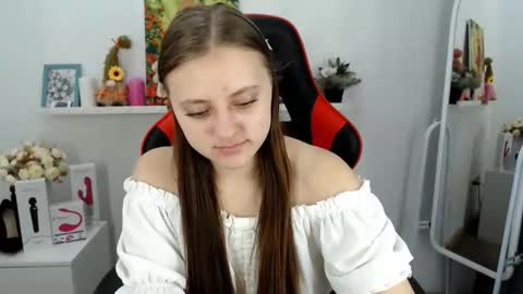 arinabelle online show from October 14, 4:04 am