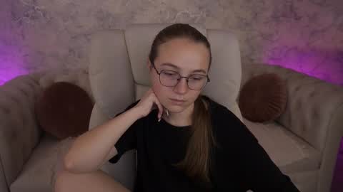 arrinawair online show from October 1, 7:35 am