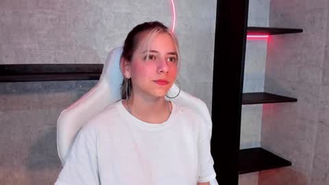 artemisablake online show from January 9, 9:47 pm