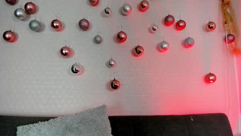 MIA OF artmiajoy online show from December 18, 11:37 am