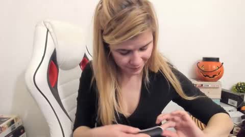 MIA online show from February 9, 9:39 pm