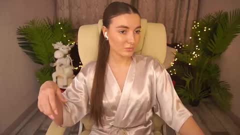 ashleybaee online show from January 5, 5:27 pm