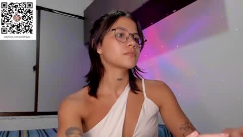 Snapshot of ashleytravis_ chatting on January 27, 3:47 am online show from January 27, 3:47 am