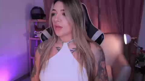 Ashley Lauren online show from November 14, 5:18 am