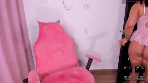 Snapshot of ashleyy18__ chatting on February 6, 8:50 am Ashleyy18   online show from February 6, 8:50 am