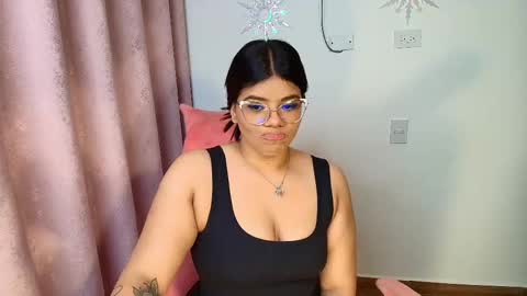 Snapshot of ashleyy18__ chatting on February 12, 9:54 pm Ashleyy18   online show from February 12, 9:54 pm
