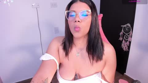 Snapshot of ashleyy18__ chatting on February 2, 9:30 am Ashleyy18   online show from February 2, 9:30 am
