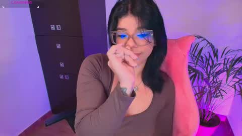 Snapshot of ashleyy18__ chatting on September 10, 12:27 pm Ashleyy18   online show from September 10, 12:27 pm