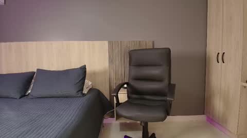 Ashly online show from March 7, 3:40 am