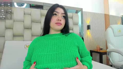 ashlyn online show from February 2, 7:35 pm