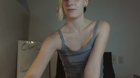 Snapshot of ashquartz chatting on September 10, 12:21 am Ash online show from September 10, 12:21 am