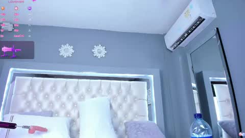 A S L Y   S A N D E R online show from October 2, 5:23 am