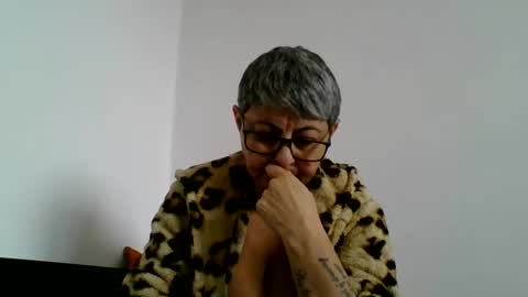 atikaarea online show from December 23, 10:53 am