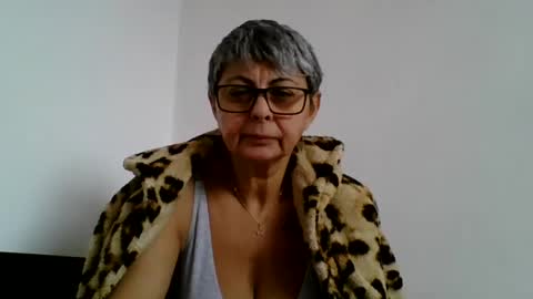 atikaarea online show from December 4, 8:34 am