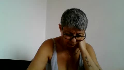 atikaarea online show from December 10, 10:49 am