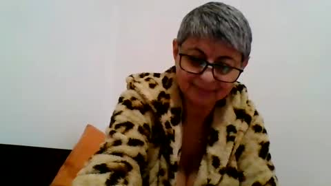 atikaarea online show from December 13, 2:38 pm