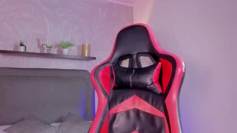 A U R O R A  online show from January 13, 3:56 am