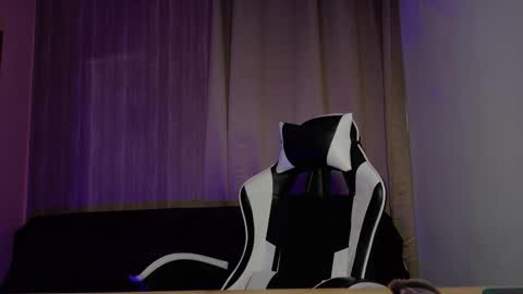 aurora_collins08 online show from October 15, 5:26 pm