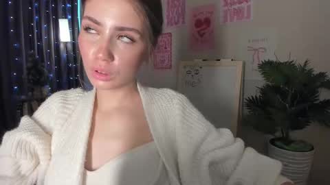 aurora_glow_211 online show from March 6, 12:33 pm