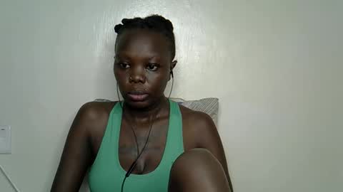 autumnbeagle online show from December 16, 7:58 am