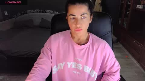 Ava online show from October 28, 3:29 pm