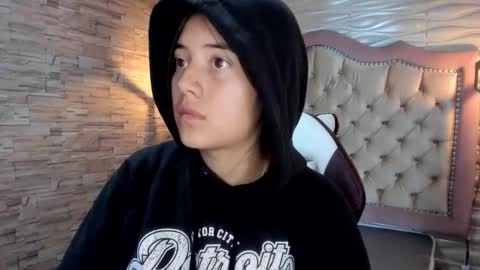              online show from February 3, 4:35 am