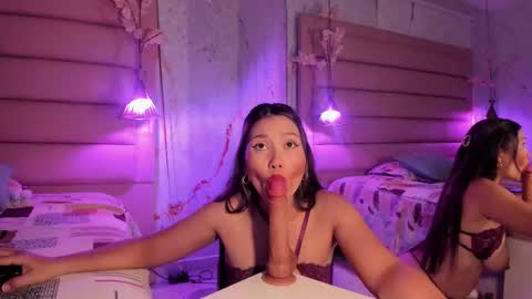 avawhiite online show from November 12, 8:51 pm