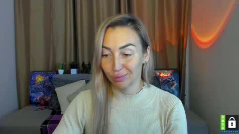 Jully online show from November 22, 7:05 pm