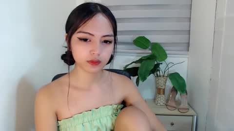 ayalvrs18 online show from February 21, 5:02 am