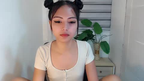 ayalvrs18 online show from February 17, 7:55 pm