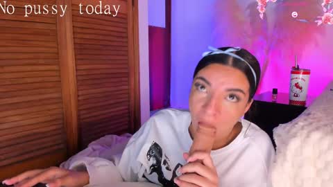 Aylin  online show from October 1, 11:15 am