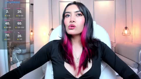 Azura online show from January 28, 7:53 pm