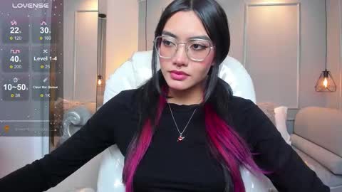 Azura online show from December 2, 7:27 pm