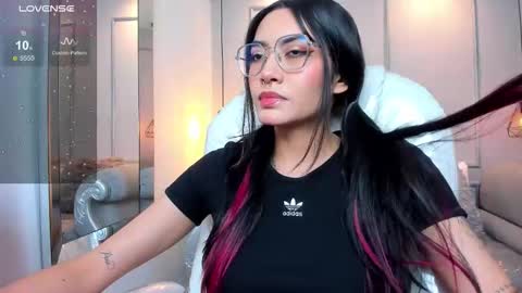 Azura online show from November 7, 8:47 pm