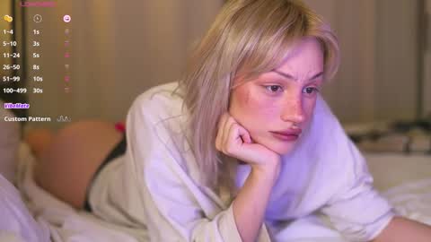 Hey  Im your angel Holly online show from October 26, 9:54 pm